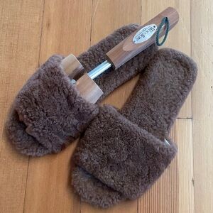 Raye Cozy Brown Shearling Slippers